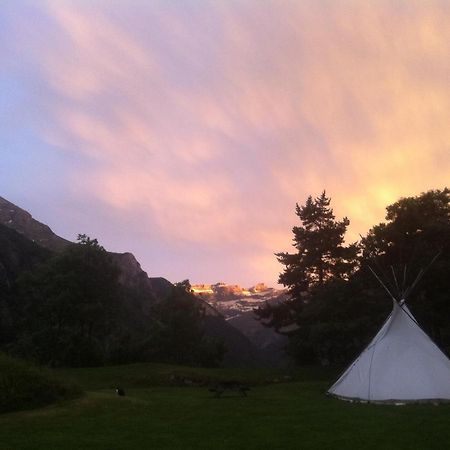 Hotel Tipi Nature Grand Confort à Gavarnie Extérieur photo