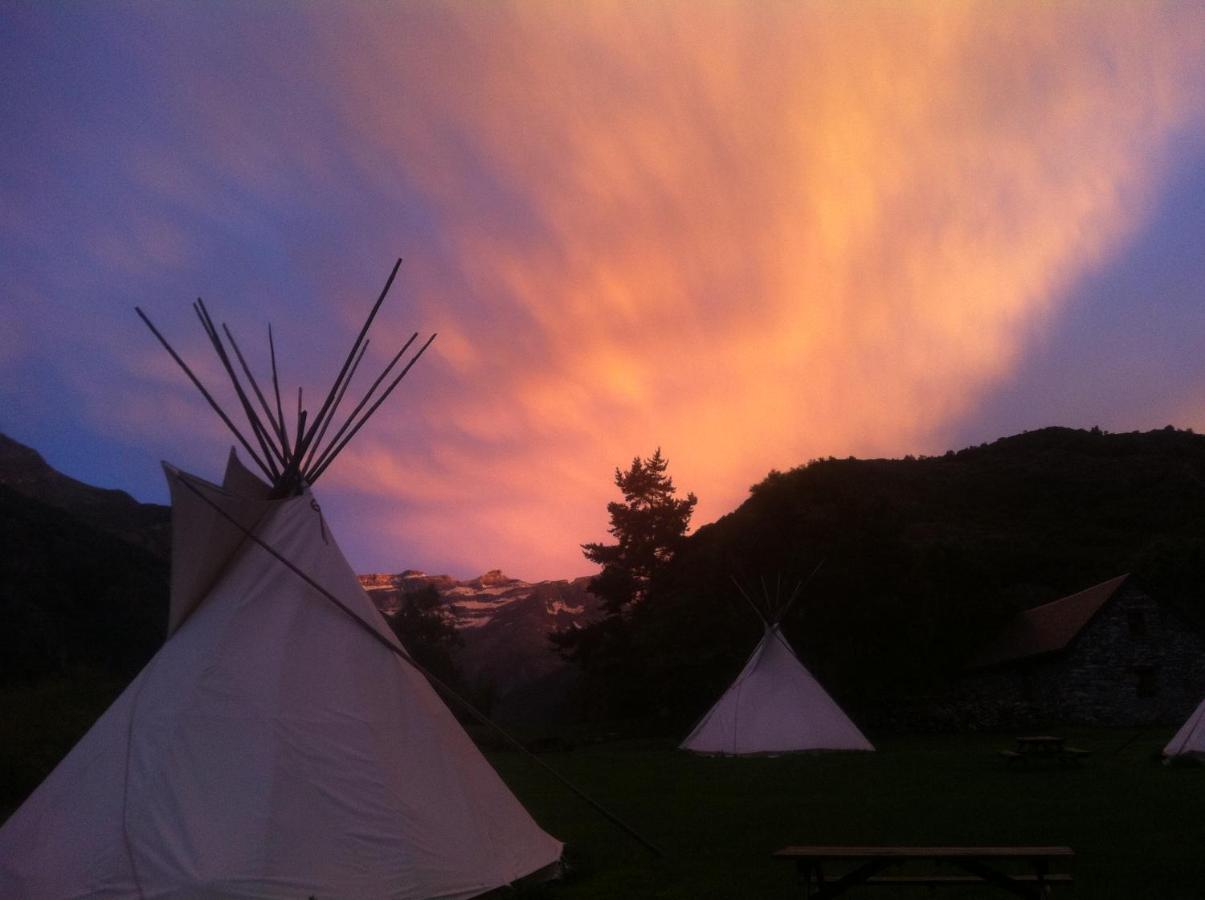 Hotel Tipi Nature Grand Confort à Gavarnie Extérieur photo