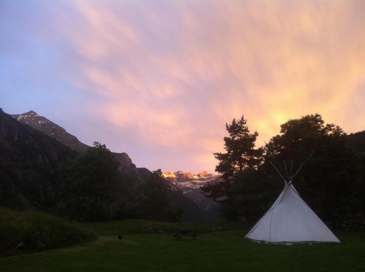 Hotel Tipi Nature Grand Confort à Gavarnie Extérieur photo